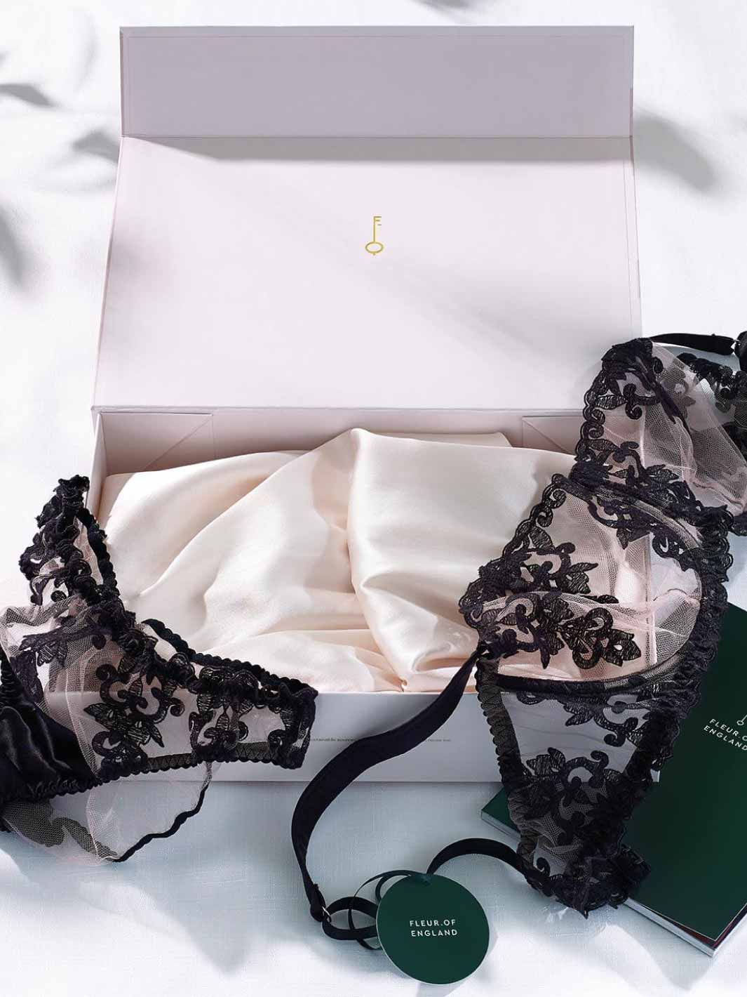 Fleur of England Large Luxury Lingerie Gift Box