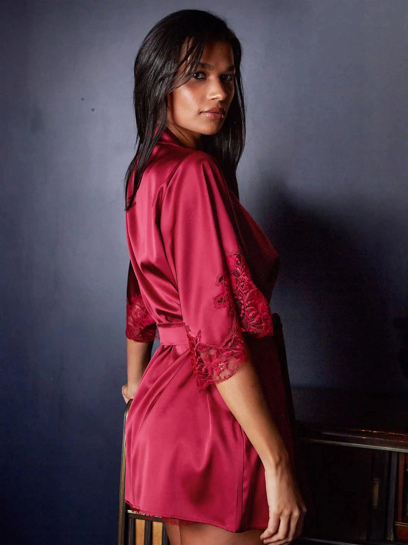 Red Robe All Viewpoints Simone Red Silk and Lace Robe – Fleur of England